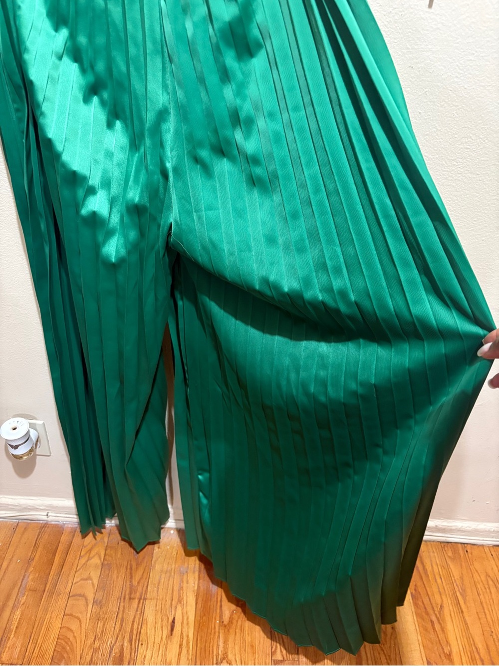 Boohoo Occasion Emerald Pleated Satin Cutout Jumpsuit - Picture 6 of 7